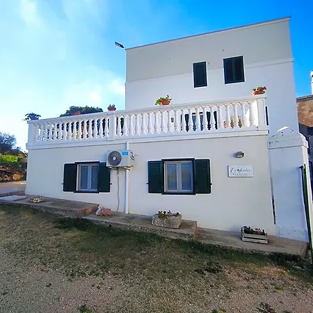 Oda ve Kahvaltı La Torlia -